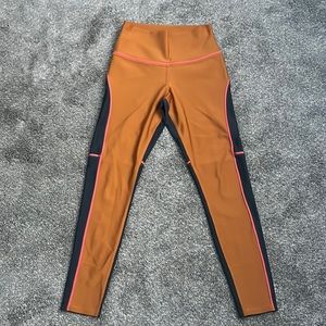 Alo Yoga Color Block Leggings 💕